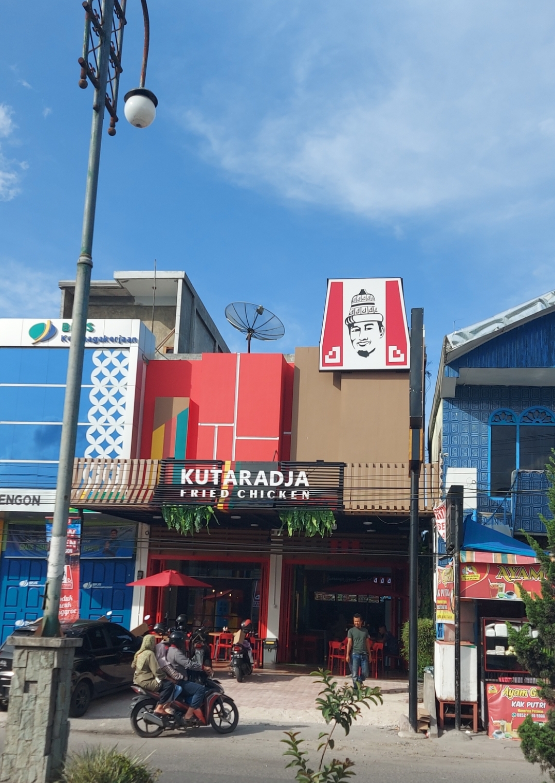 Penjabat Bupati Mirzuan.MT Diminta Menutup Toko Makanan Siap Saji di Desa Kemili