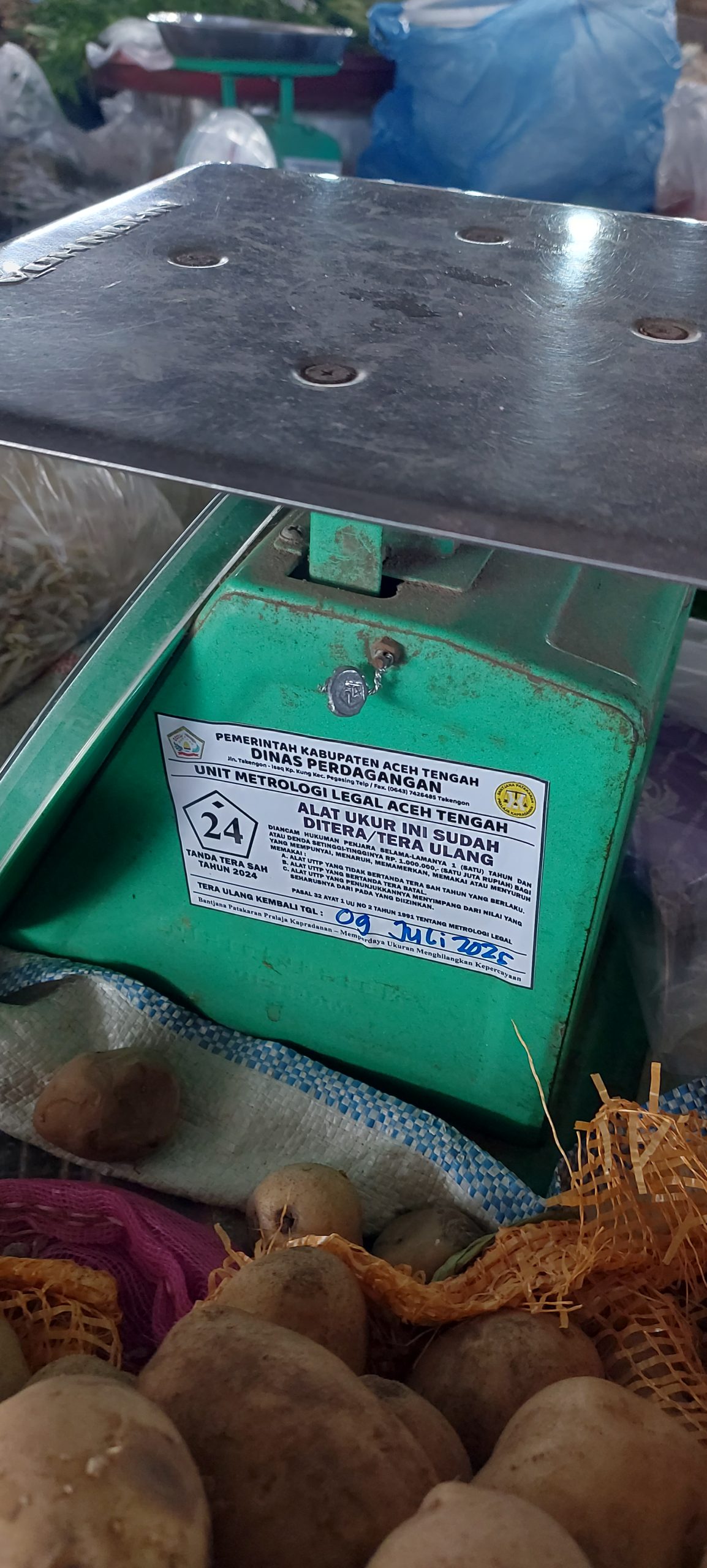 Alamak!….Petugas “Timbangan” Dinas Perdagangan Takengon Diduga Kutip Rp.20 Ribu Perpedagang