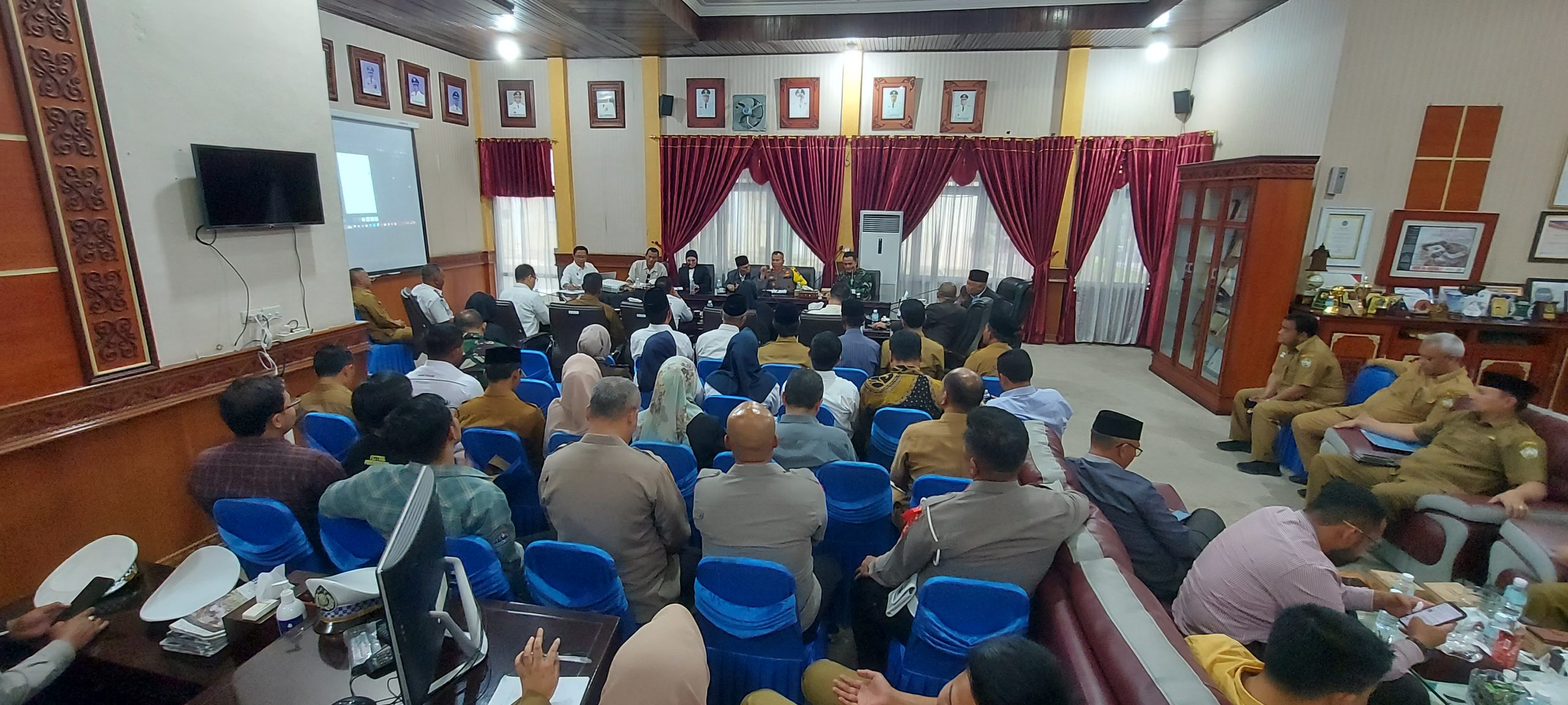 Penjabat Bupati Subhandhy Harap Semua Rangkaian PON Berjalan Sukses, Api PON di Bawa Ucok Tarigan