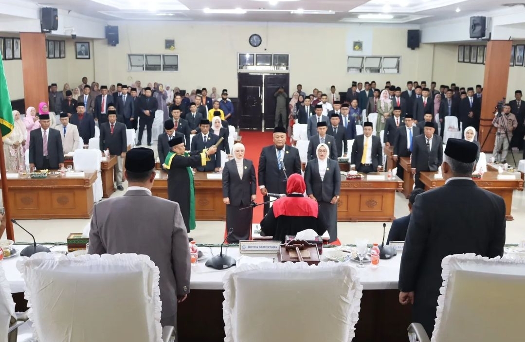 Tiga Pimpinan DPRK Aceh Tengah Diambil Sumpah, Ketua Fitriana Mugie, “Insya Allah Akan Mengedepankan Aspirasi Rakyat”
