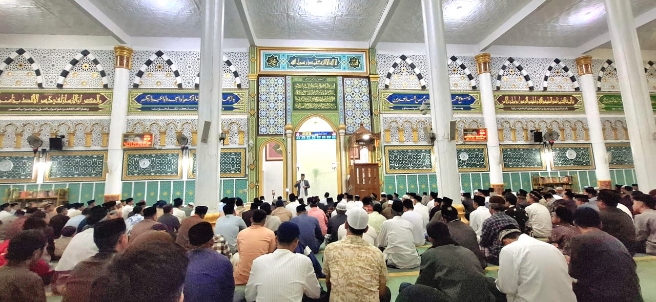 Menjadi Penceramah Malam Ketiga Bulan Suci Ramadan, Ini Nasehat Bupati Haili Yoga Kepada Jamaah
