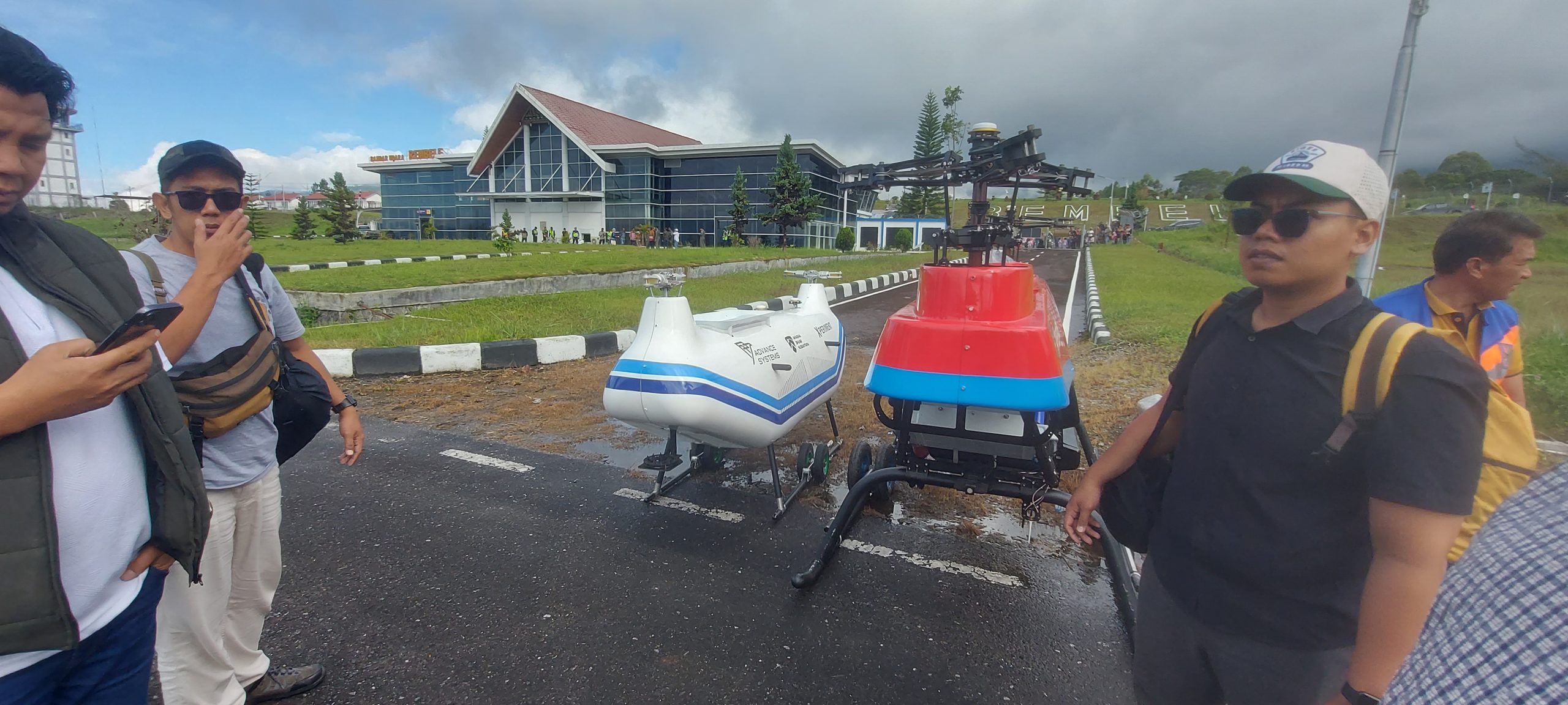 Sugiono Kirimkan Dua Droen Pengangkut Sembako ke Takengon
