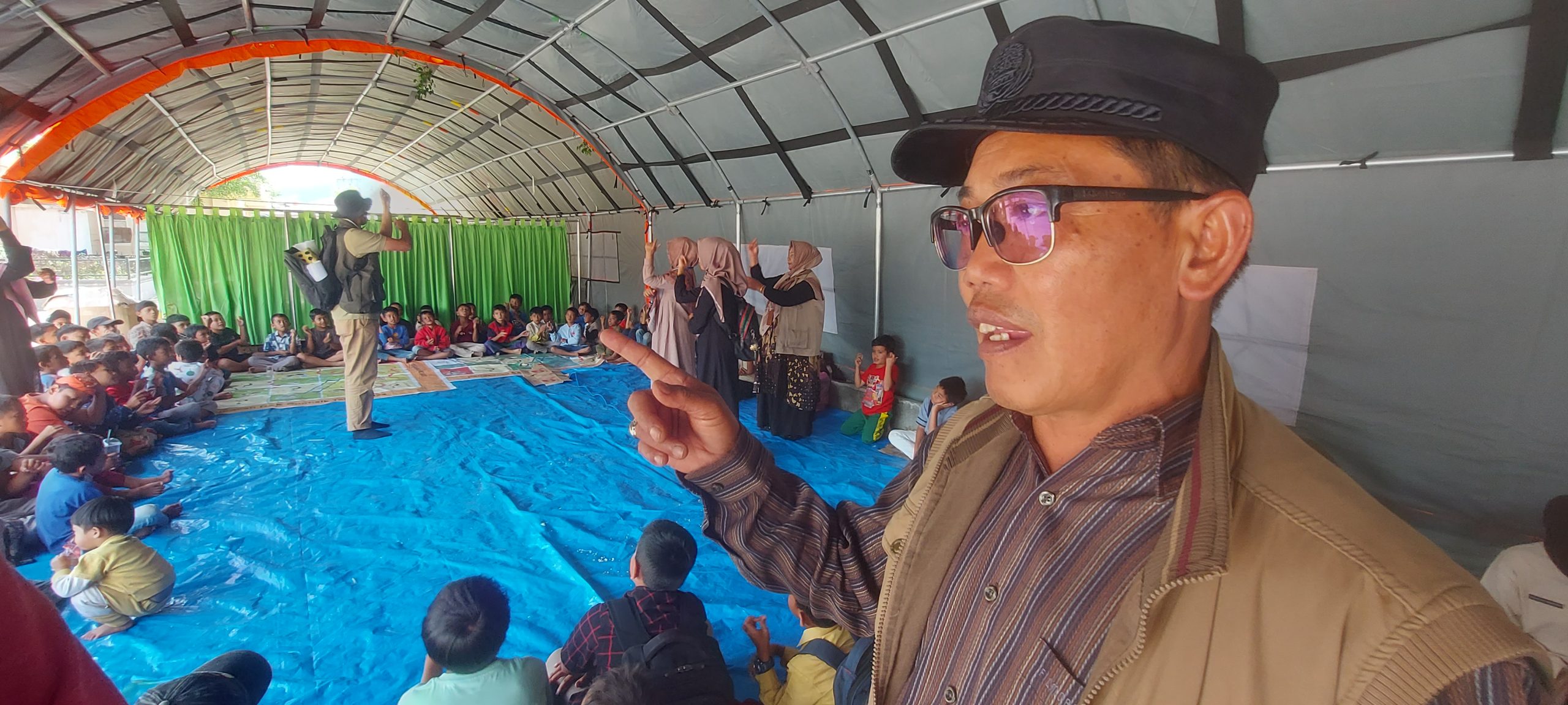 Dinas Pendidikan Aceh Tengah Bersama Guru Hadir Semangati Anak-Anak Pengungsi