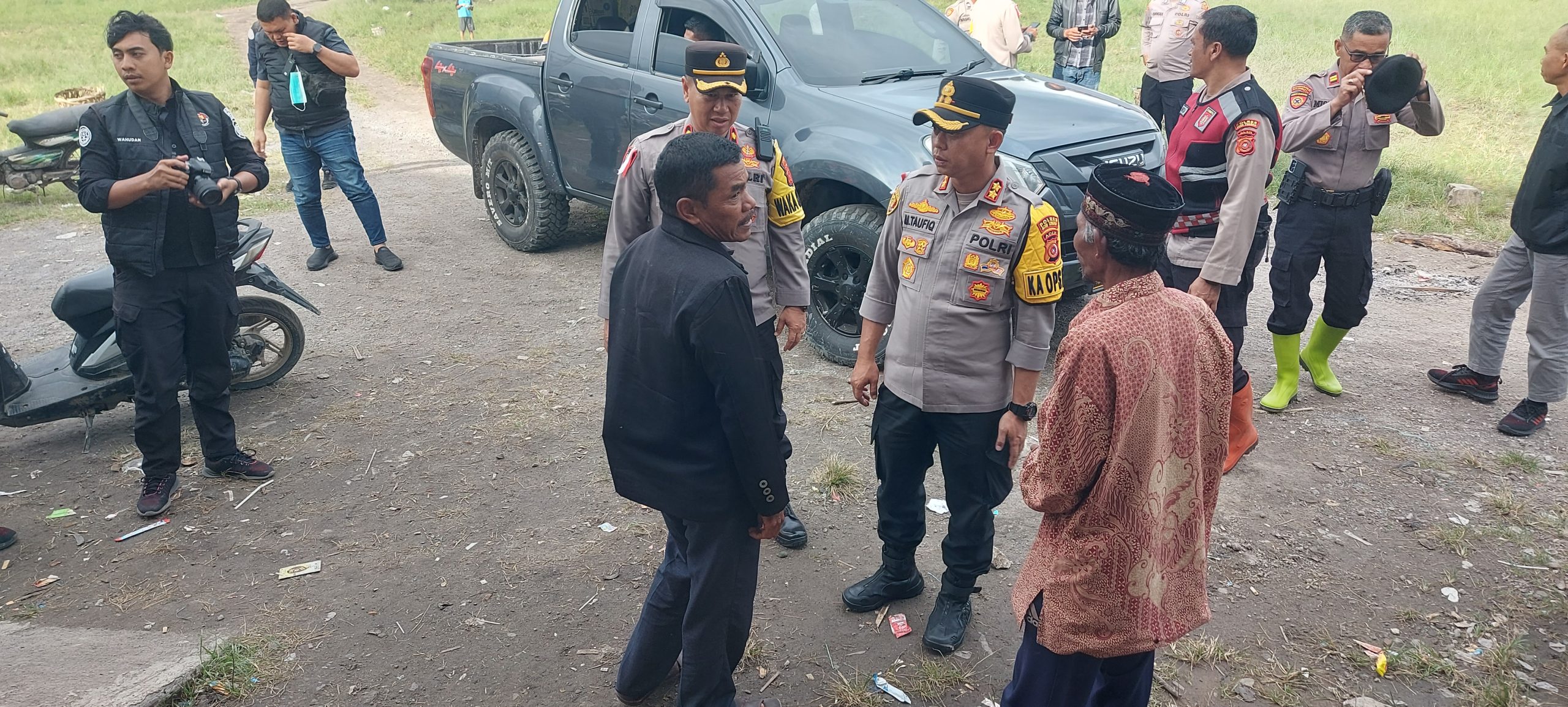 18 Mobil Warga Serempah Ketol Masih Terjebak di Desa, Warga Khawatir Kembali