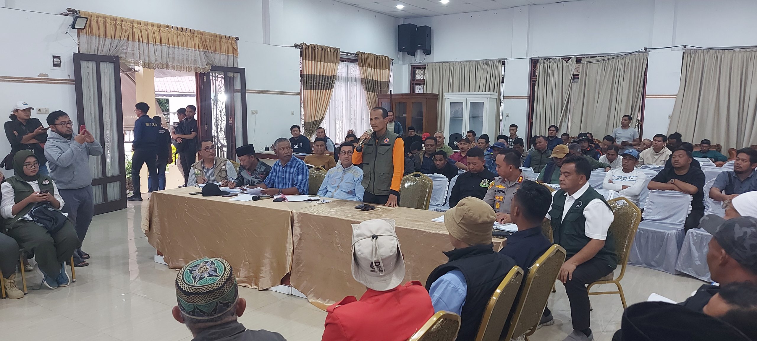 Perwakilan BNPB Pusat, Brigjen Ismed, “Alam Tidak Bisa Kita Lawan, Tahan Emosi Semua Sedang Kita Tangani Dengan Baik”