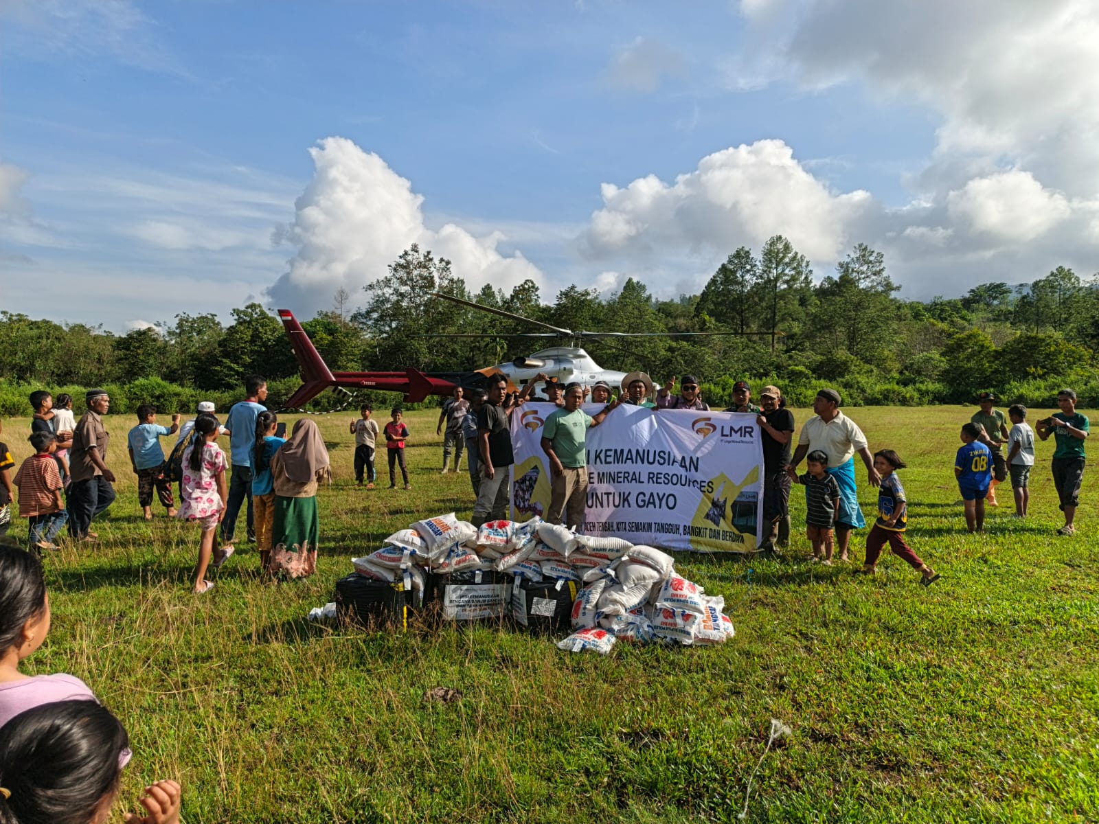 Linge Mineral Resources (LMR) Sudah Distribusikan Logistik Ke Wilayah Tersulit di Kecamatan Linge