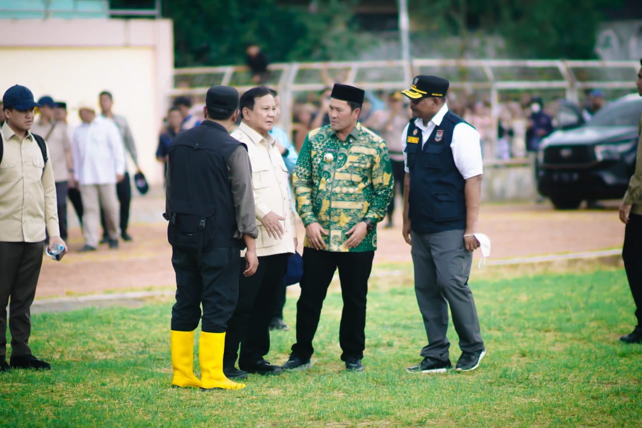 Prabowo Cek Pengungsian Di Aceh Tengah : Meski Tak Punya Tongkat Nabi Musa, Tapi Kami Bekerja Keras