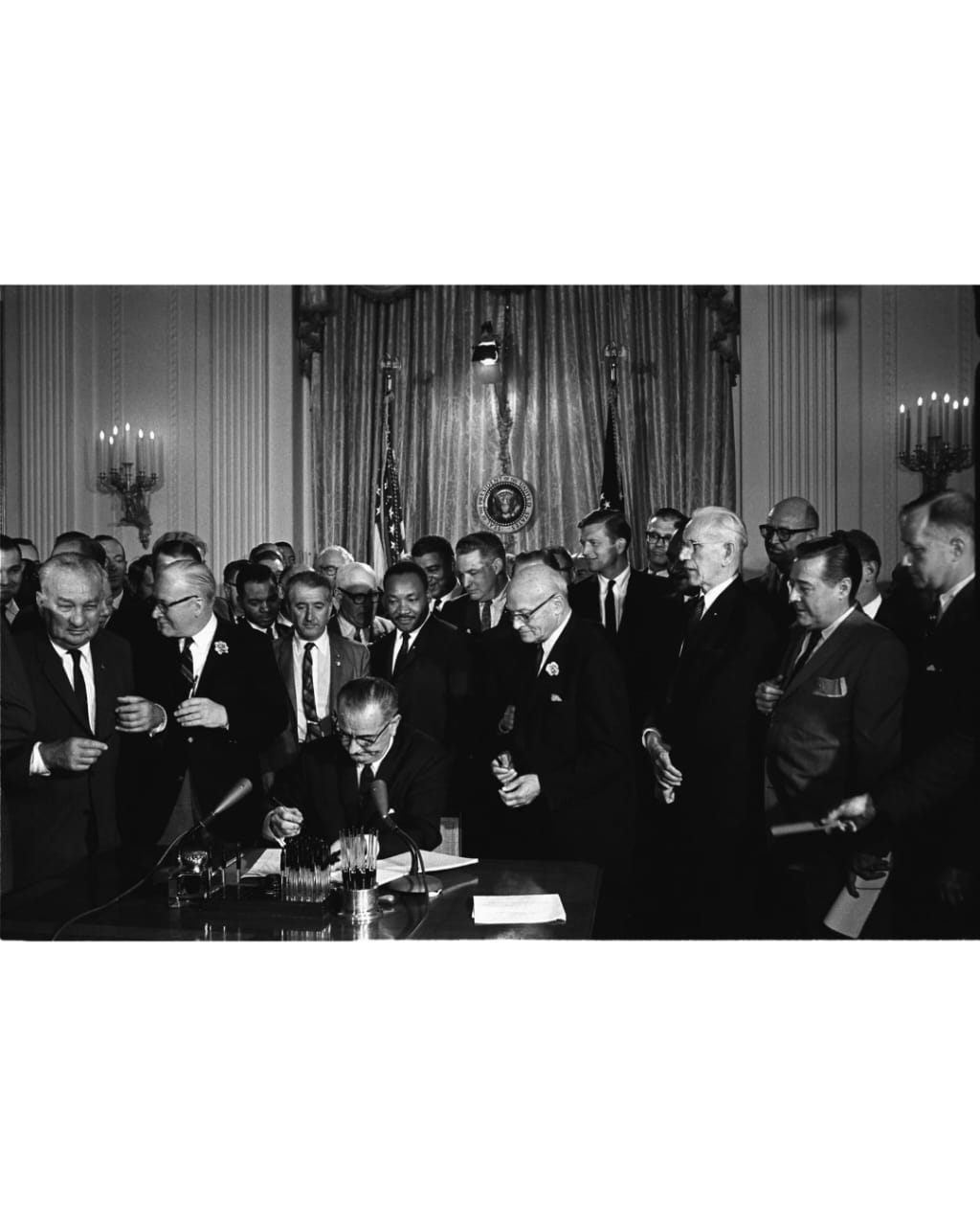 Peran Dan Kedudukan Advokat Dalam Penegakan Hukum Politik Di Indonesia