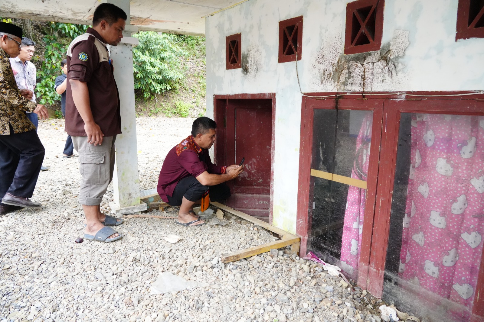 Plt Dinas Pendidikan Aceh Murthalamuddin, Meninjau Sekolah Pinggiran Gayo Lues dan Mewakili Pemerintah Aceh Dalam Situasi Bencana Alam