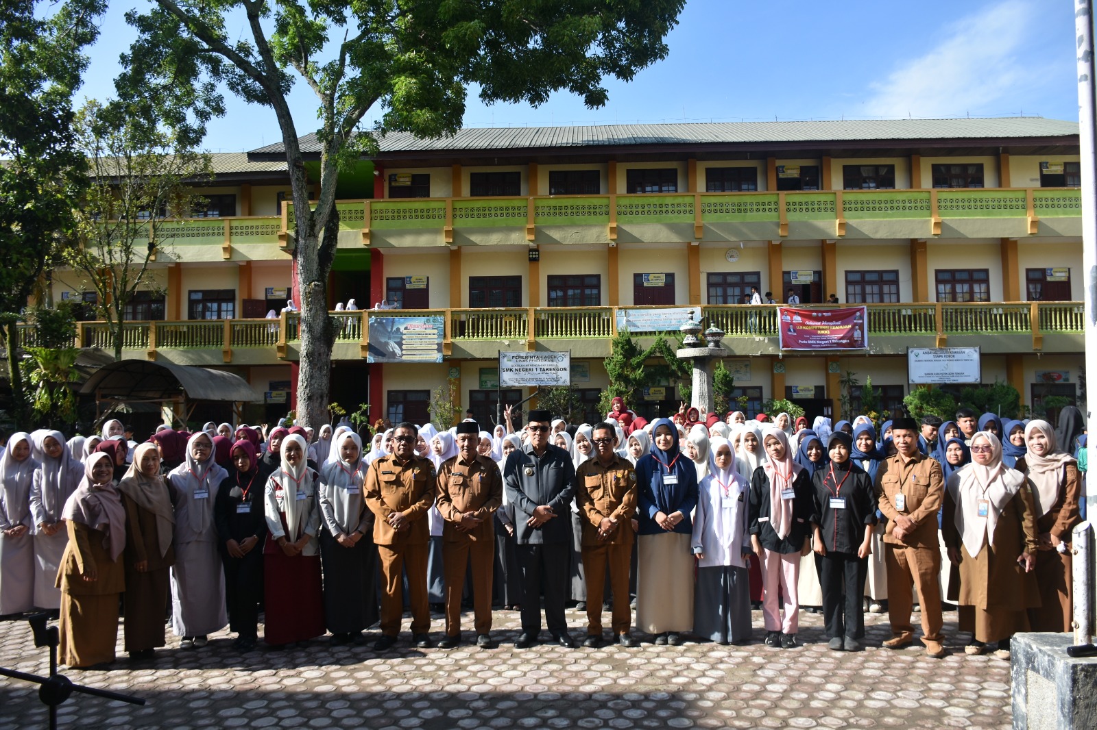 Anak-anak Sekolah Menegah Kejuruan (SMK) Takengon “Dilatih” Untuk Bersaing