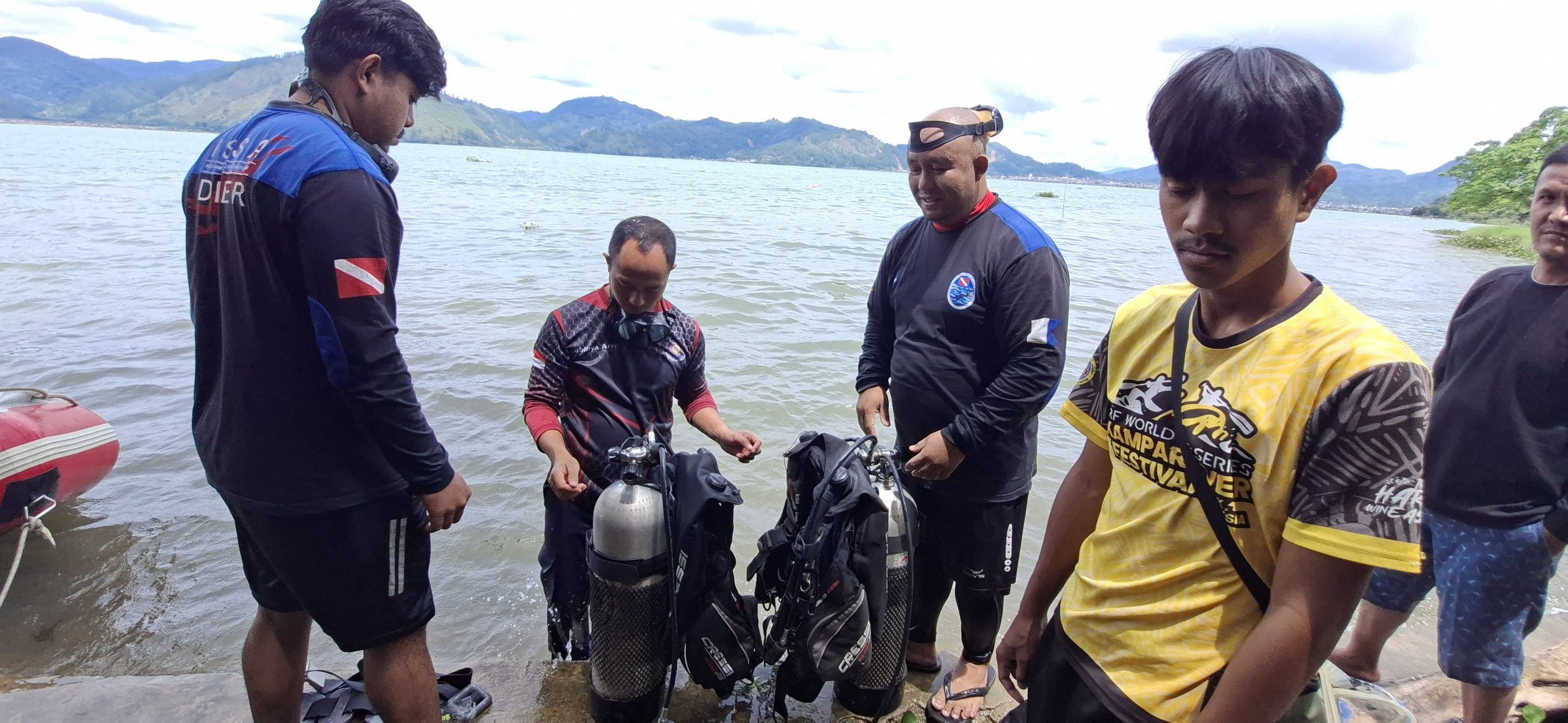 Tim Penyelam Kesulitan Mencari Dua Korban Karena Air Keruh dan Arus Kuat