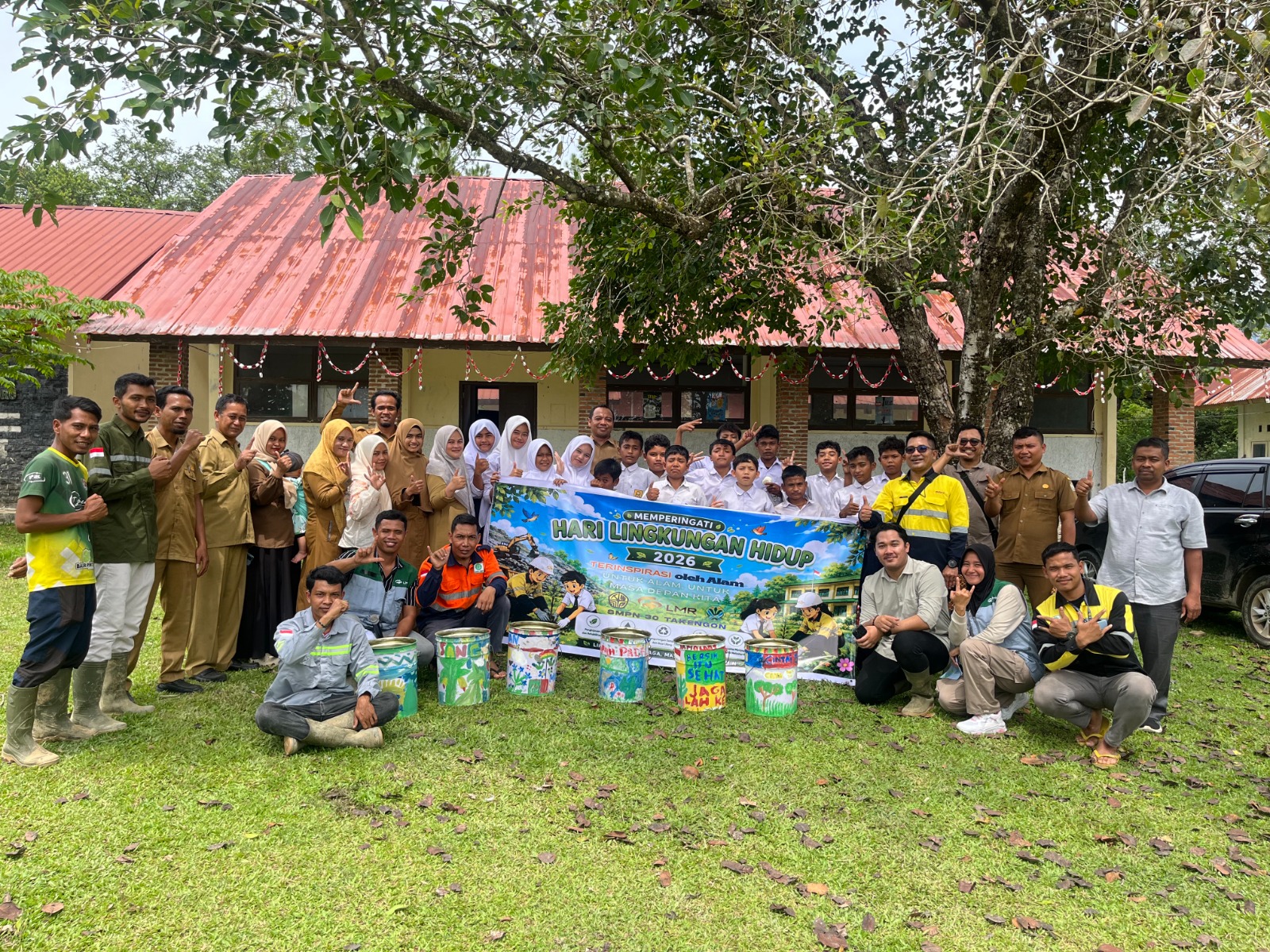 Pelajar Sekolah Menengah Pertama Negeri 30 Takengon Edukasi Perilaku Ramah Lingkungan Bersama PT. Linge Mineral Resources