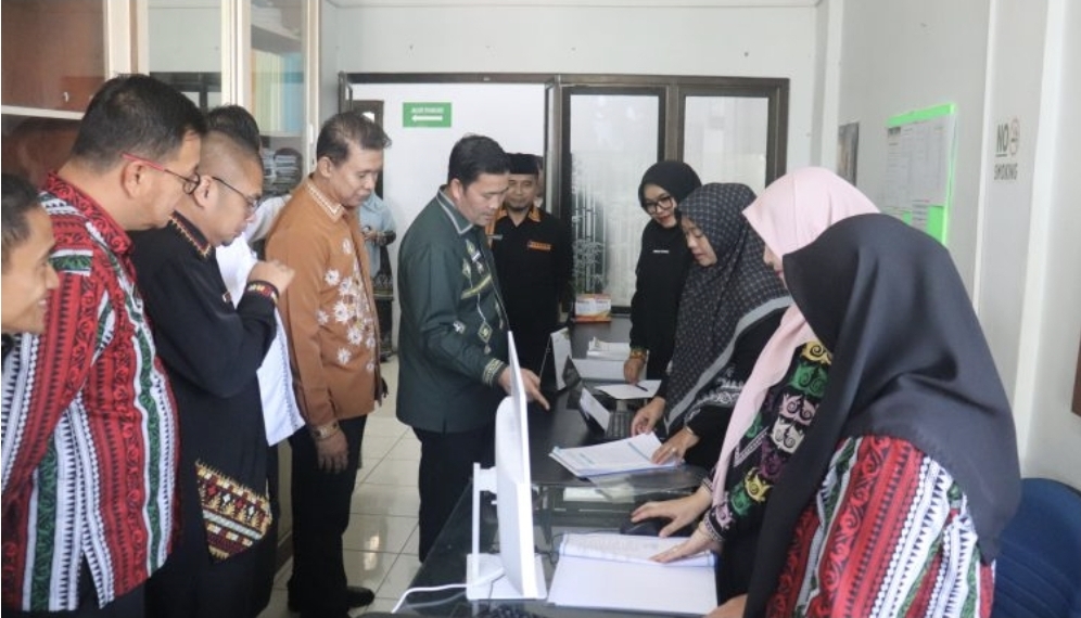 Berkantor Di RS Datu Beru, Bupati Pastikan Pegawai Jalankan Tugas dan Fungsi