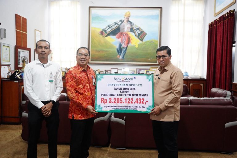 Bank Aceh Serahkan Dividen Rp. 3,2 Miliar kepada Pemkab Aceh Tengah