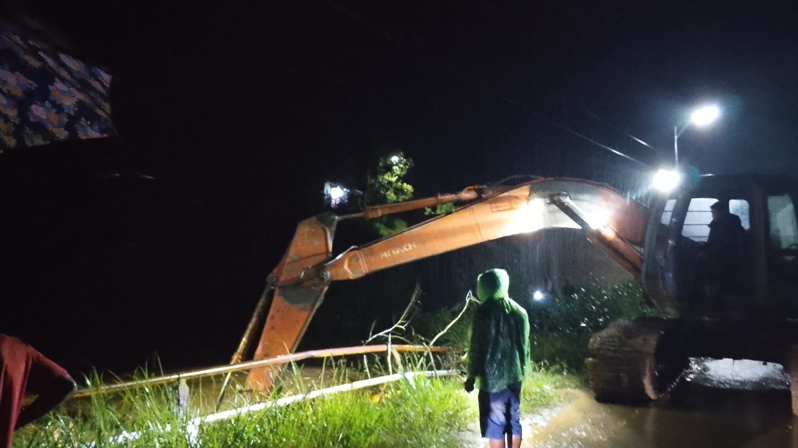 PSI Aceh Tengah Turunkan Excavator, Buka Akses Takengon – Celala yang Tertimbun Longsor
