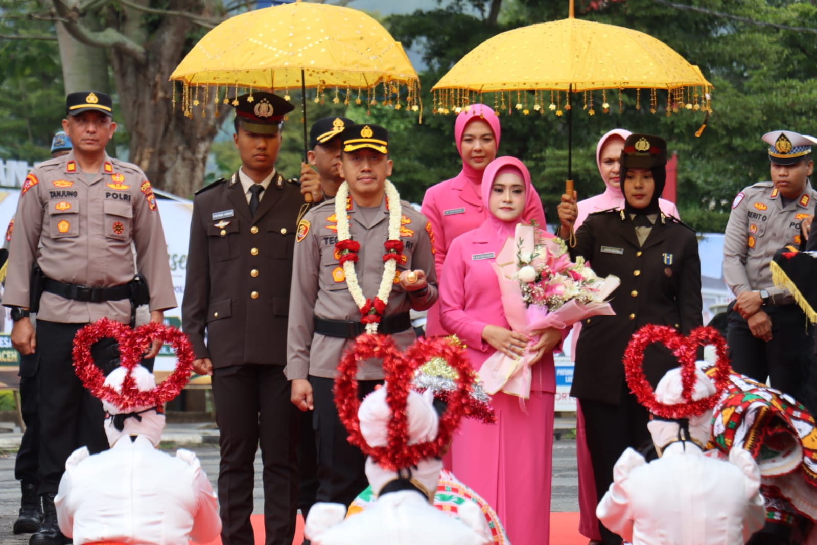 Diiringi Tari Guel dan Pedang Pora, AKBP Teguh Siswoyo Resmi Pimpin Polres Aceh Tengah