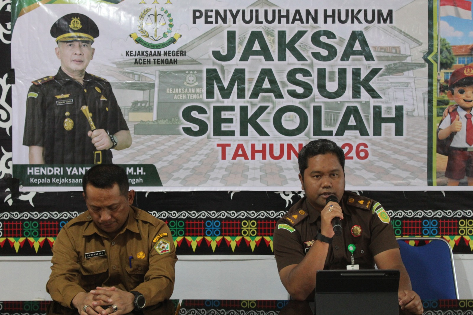 Kajari Takengon Beri Penyuluhan Hukum ke Pelajar SMP dan MAN, Waspada Judol dan UU ITE