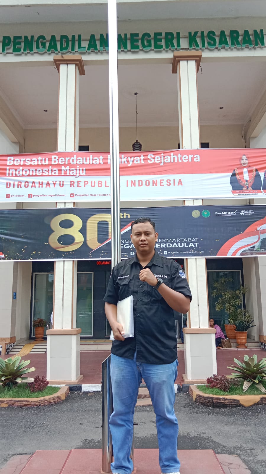 EFEKTIVITAS KEBIJAKAN HUKUM PIDANA DALAM MEMBERANTAS TINDAK PIDANA PERDAGANGAN ORANG